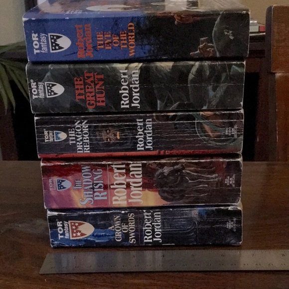 Robert Jordan (Lot of 5) WHEEL OF TIME used books TOR paperbacks # 1, 2, 3, 4, 7 - Picture 3 of 13